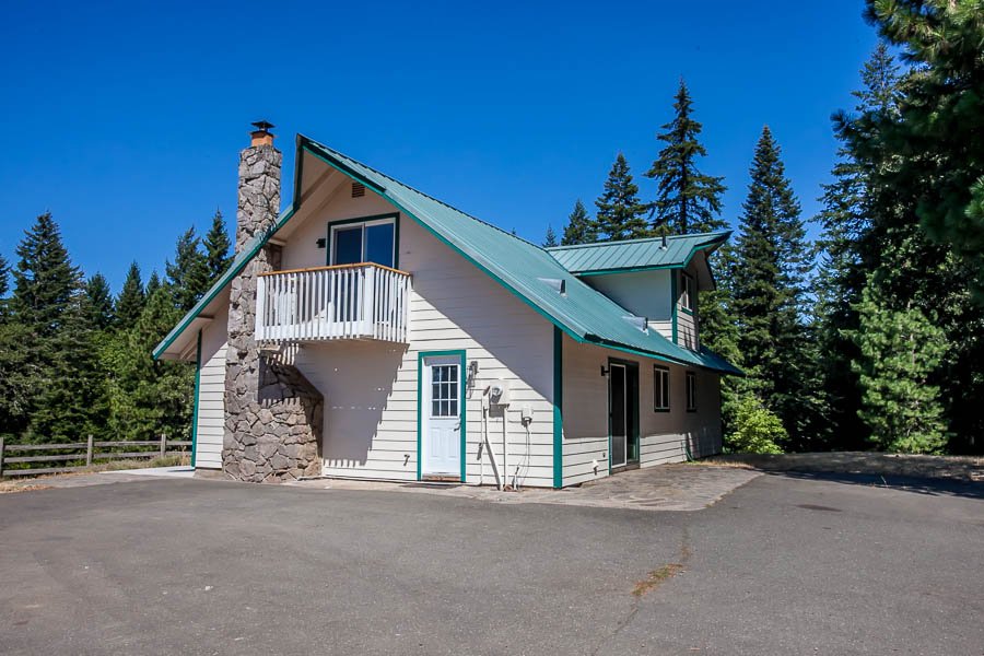 White Salmon House: 95 Rattle snake Rd