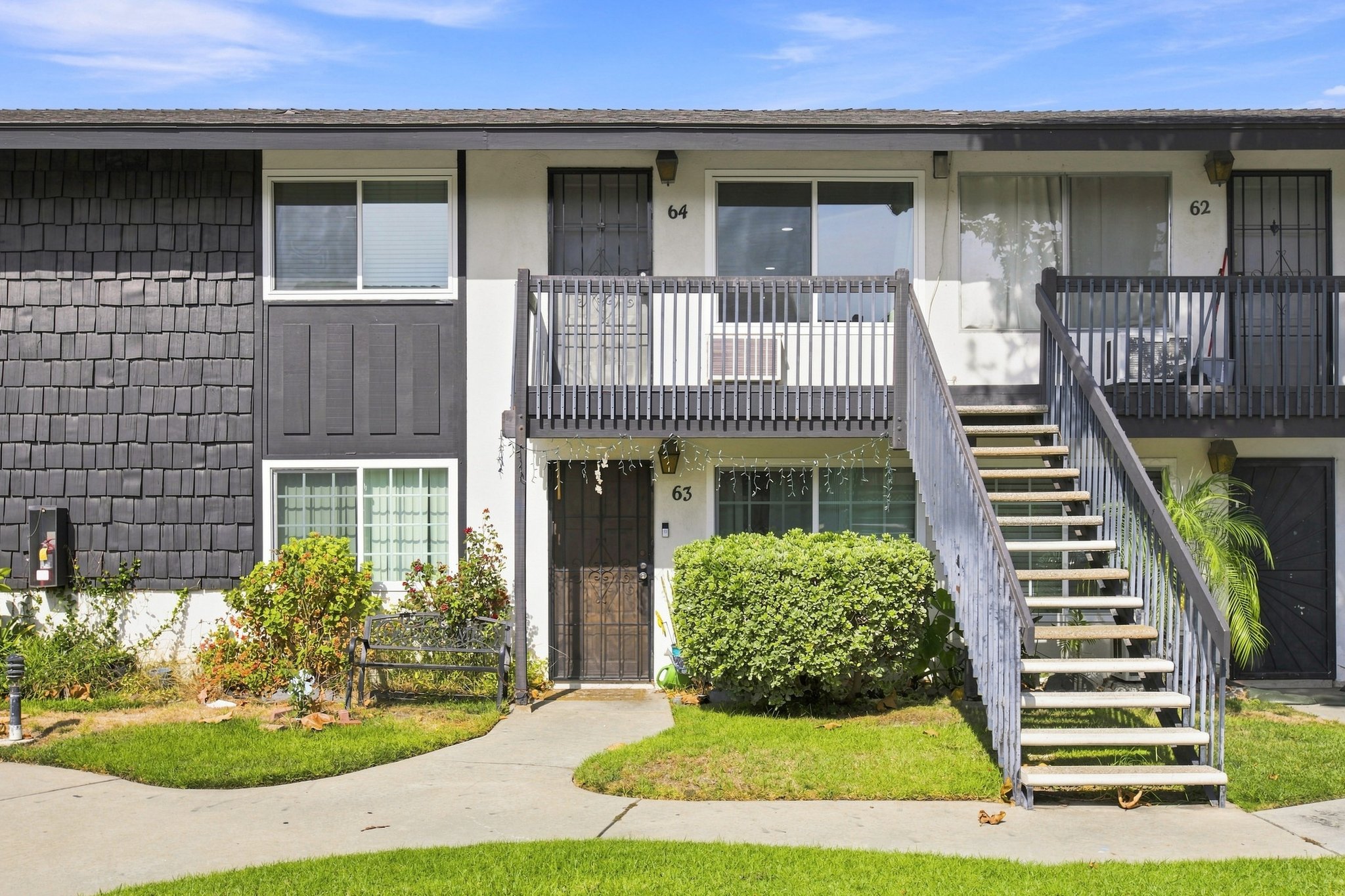 Stanton Condo: 7100 Cerritos Ave