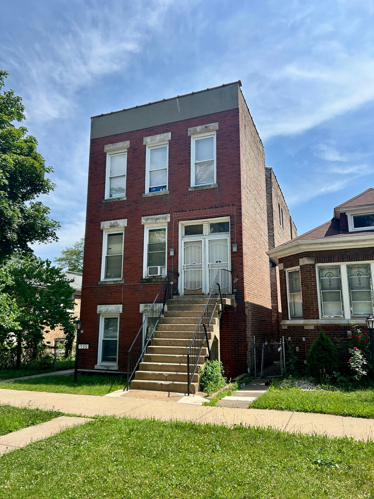 Chicago Apartment: 735 E 88th