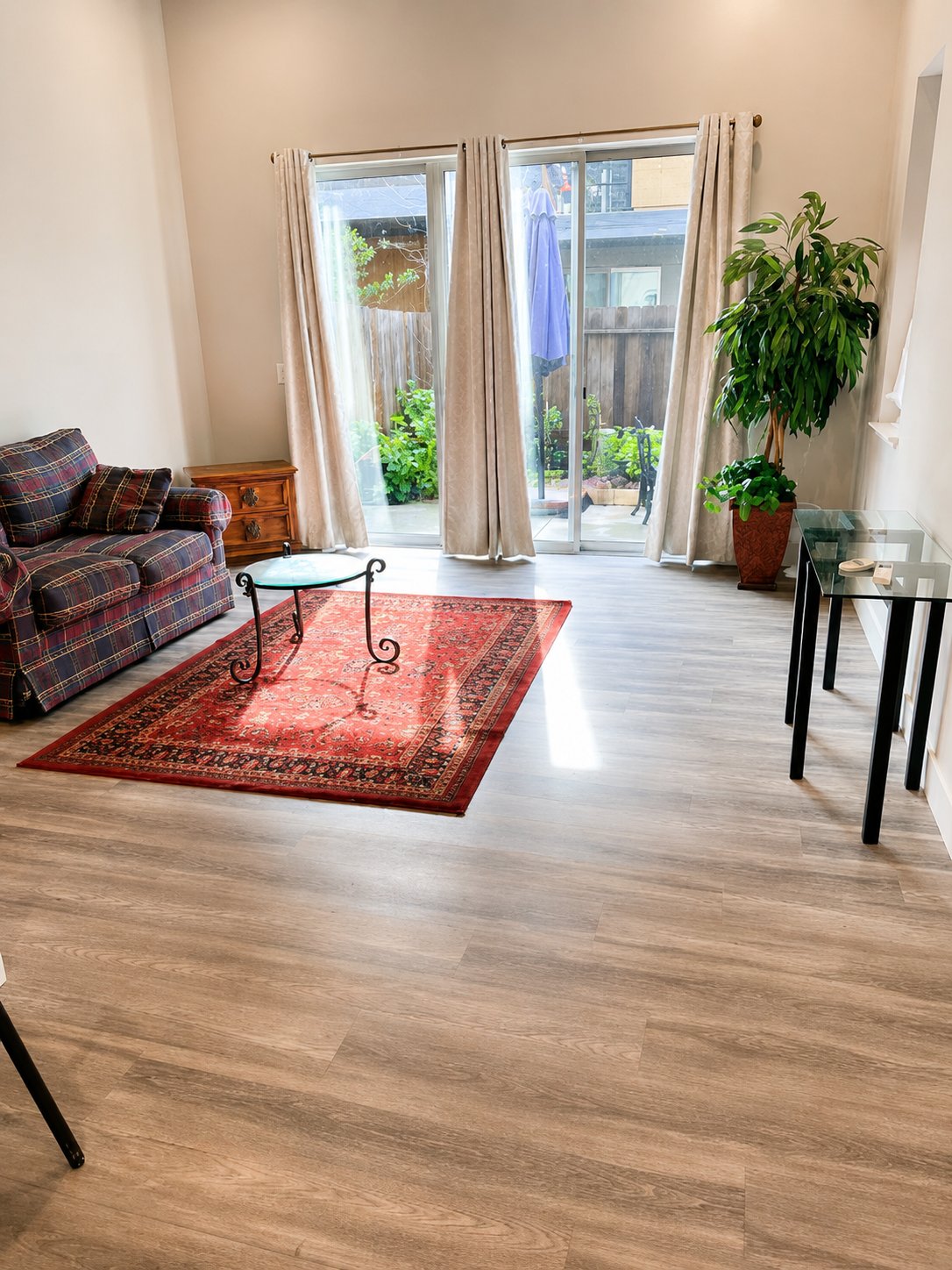 Sacramento Apartment: 1816 Solons ally