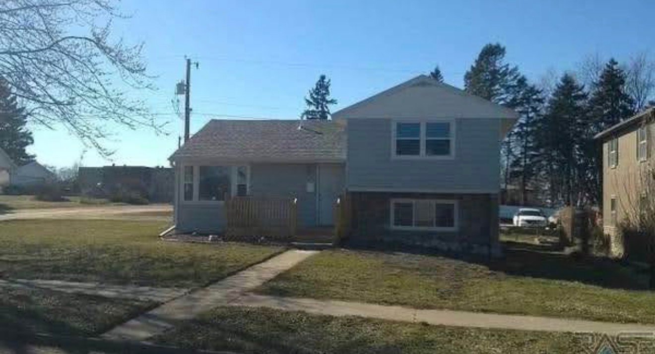 Sioux Falls House: 1317 S Gary Dr