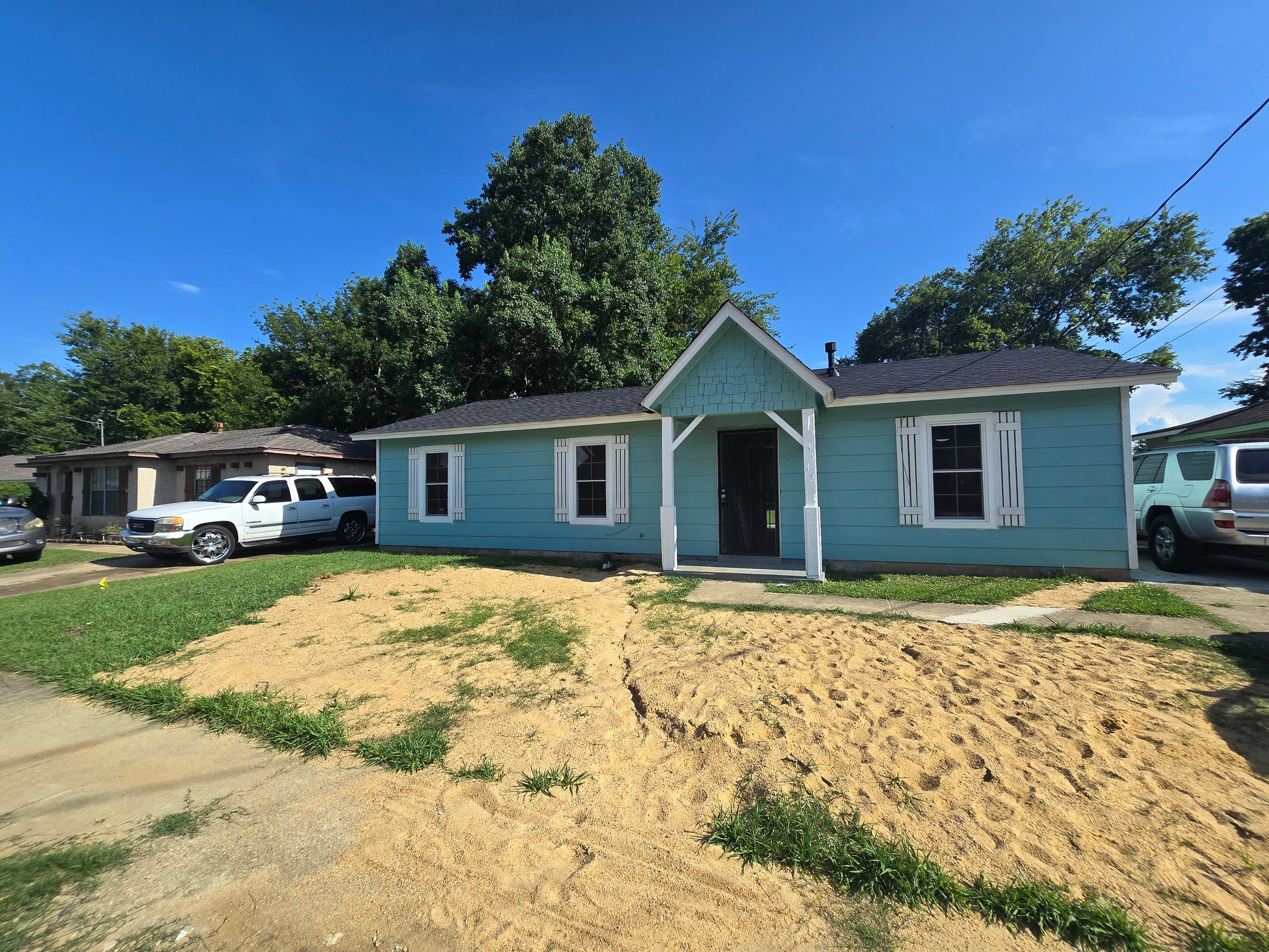 Montgomery House: 4512 Hurlston dr