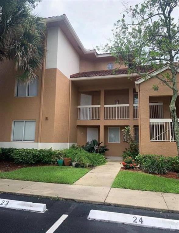 Plantation Townhome: 832 NW 92ND Ave