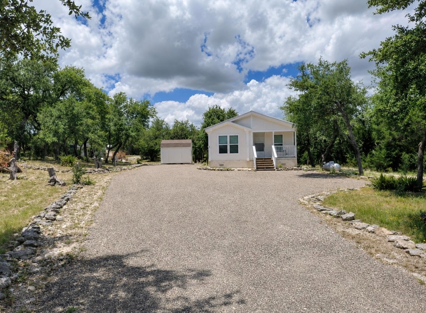 Spring Branch House: 745 Derrick Dr