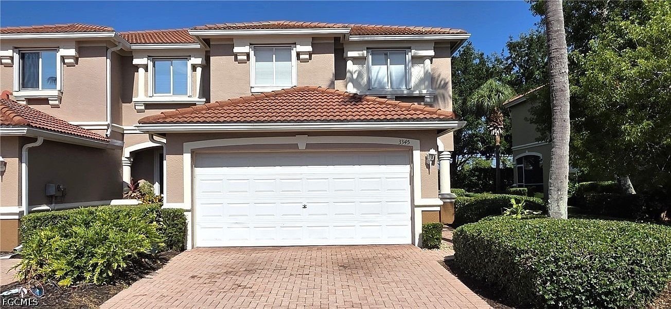 Cape Coral Townhome: 3345 Dandolo Cir