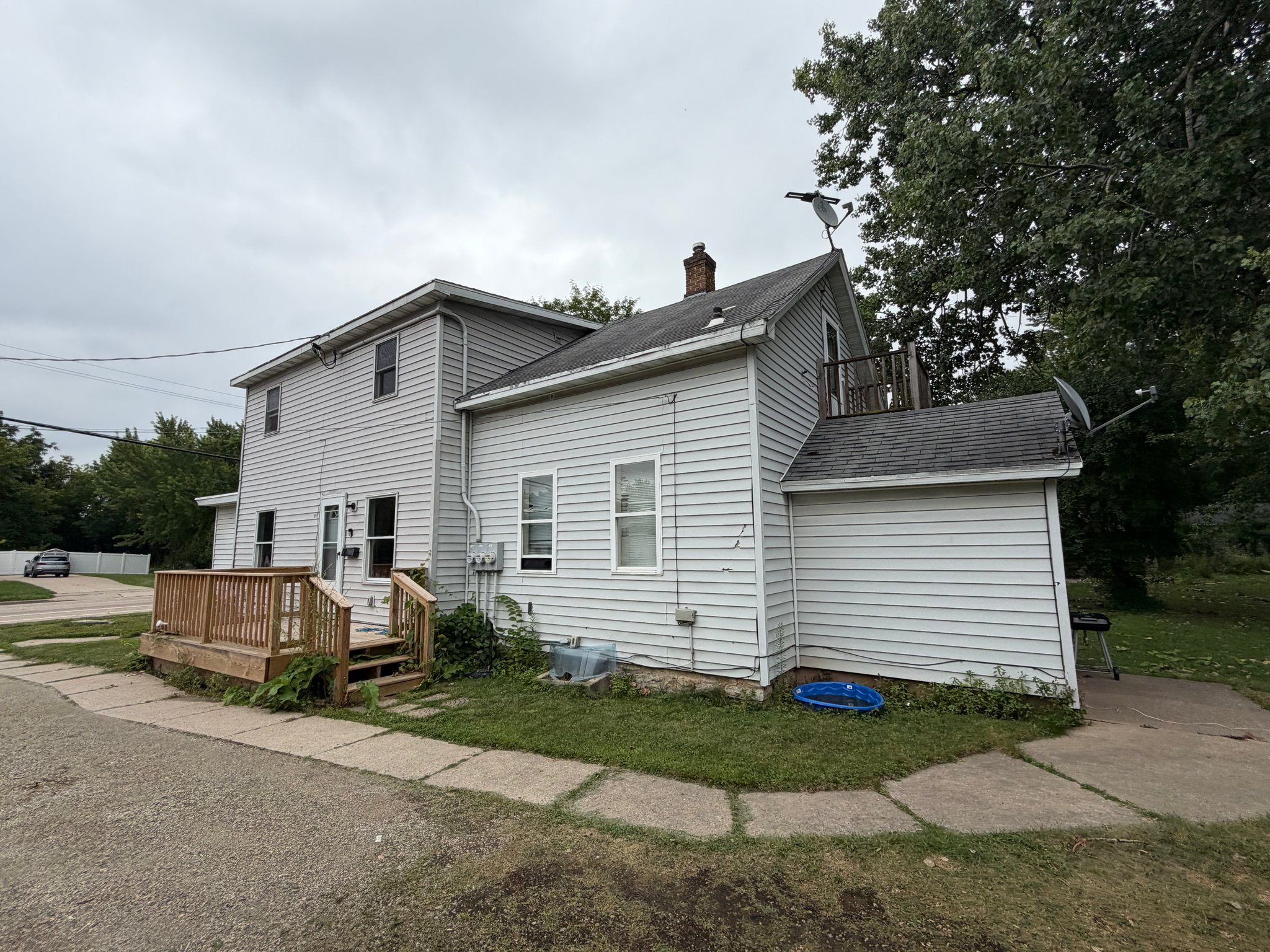 Appleton House: 1897 E Newberry St