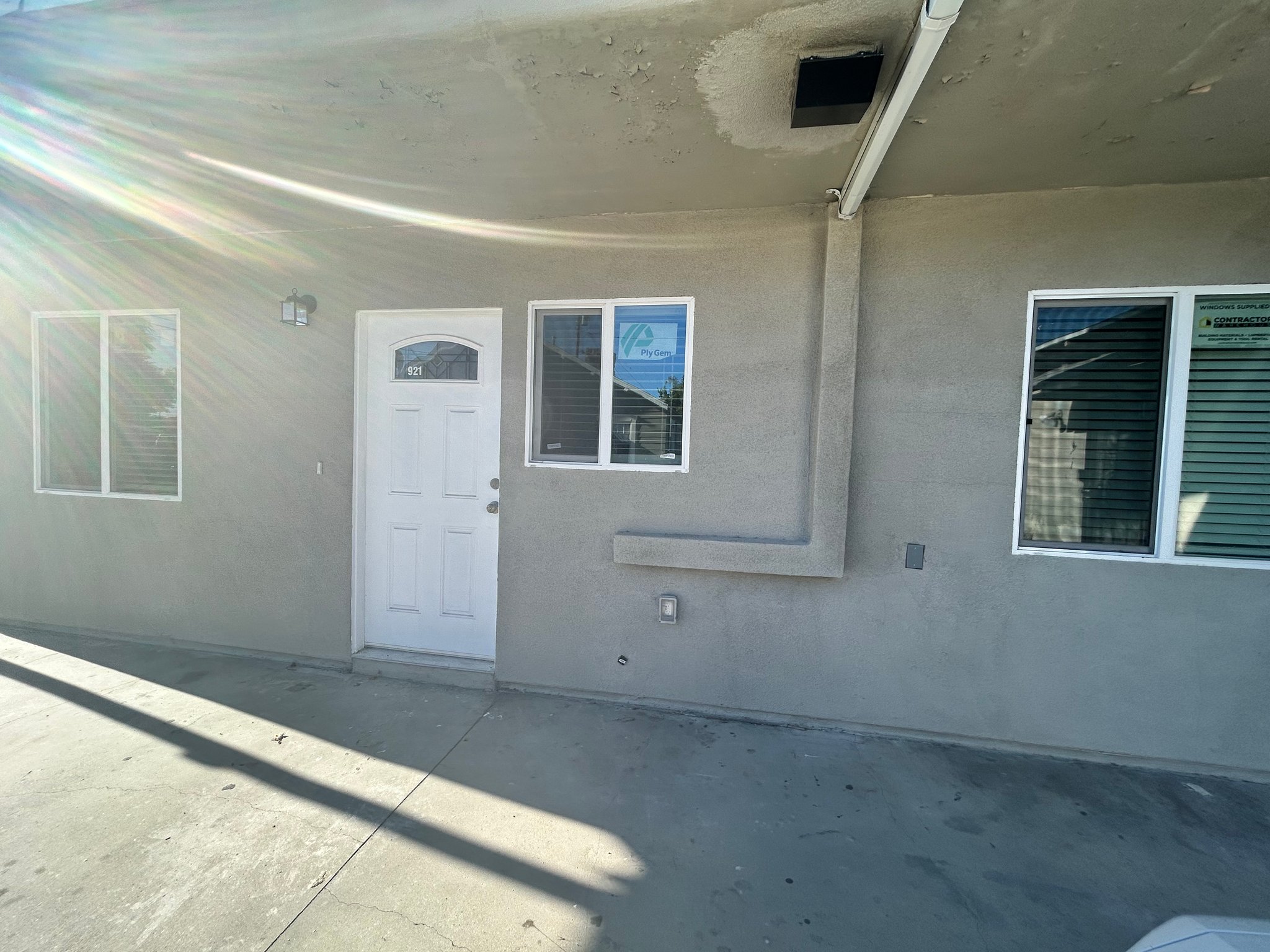 Pomona Apartment: 915 E 6th St