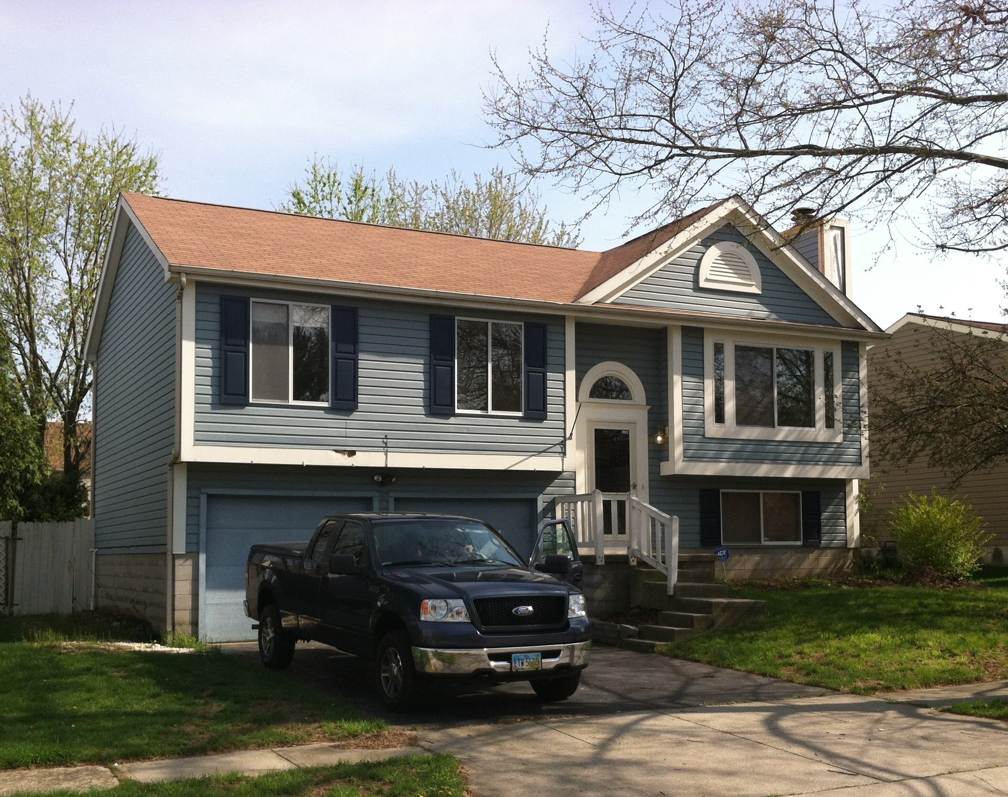 Reynoldsburg House: 3130 Earlington Ln