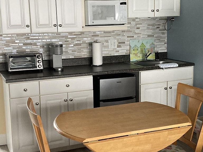Hampton Condo: 18 Ocean Blvd
