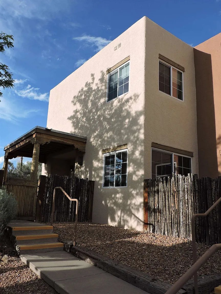 Santa Fe Condo: 2210 Miguel Chavez Rd
