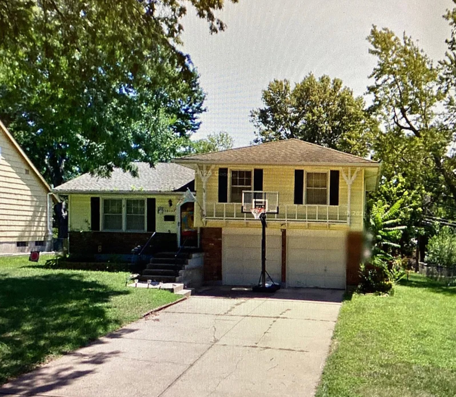 Overland Park House: 10103 West 92nd Place