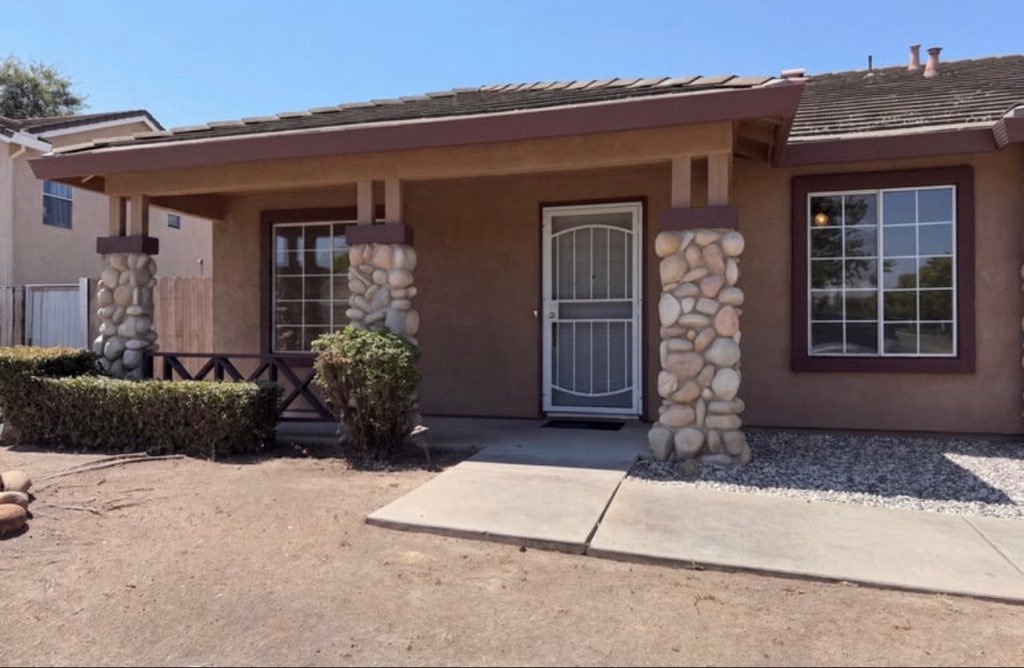 Elk Grove House: 8406 Orchard Creek Way