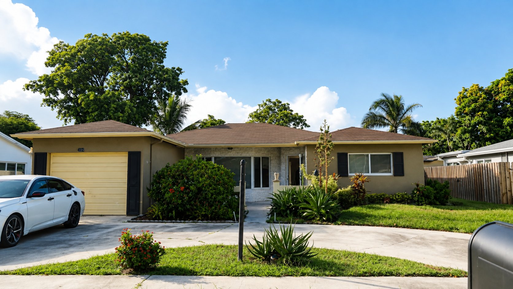 Margate House: 5160 SW 8th St,