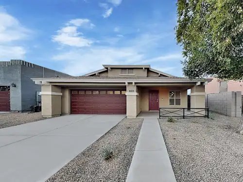 Phoenix House: 8121 S 2Nd Dr