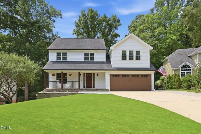 Cary House: 112 Waterfall Ct