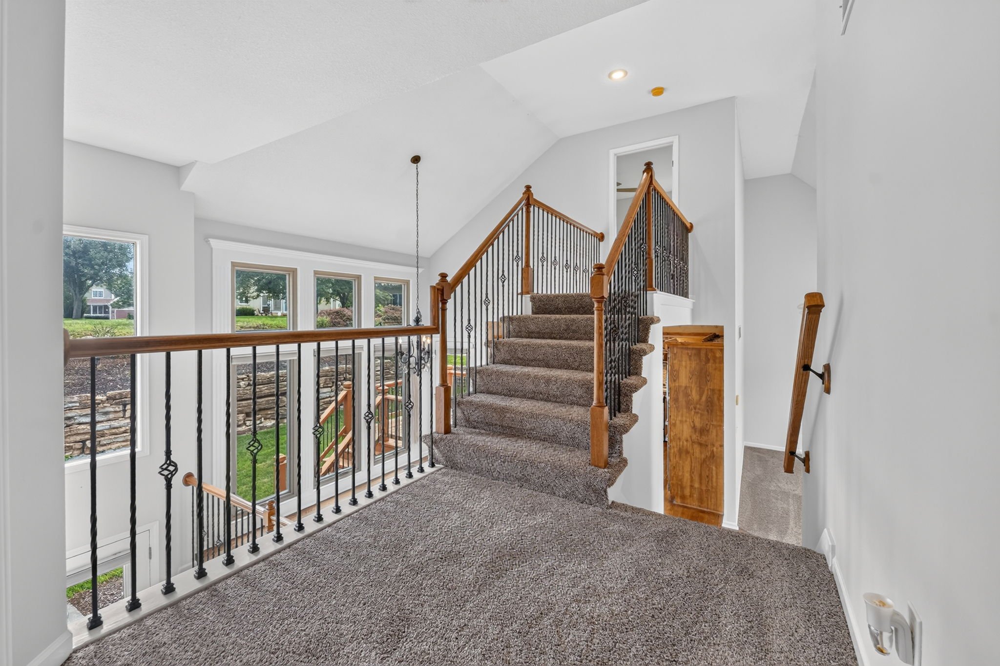 Kansas City House: 6719 NW Monticello Ter