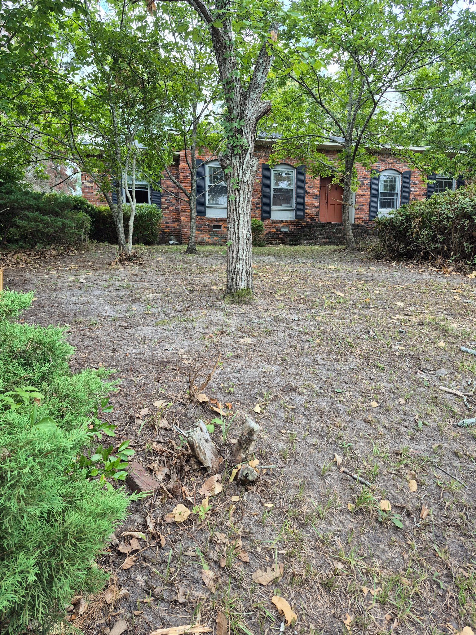 Columbia House: 237 King Charles rd