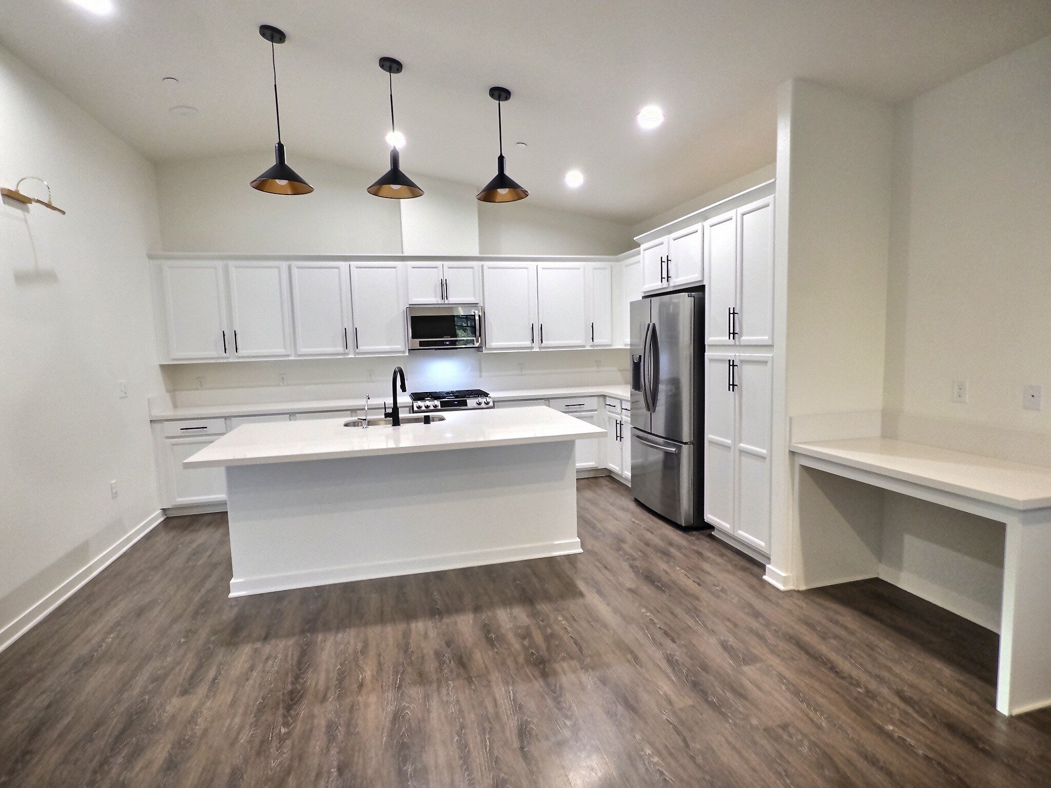 Oxnard Condo: 303 N F St
