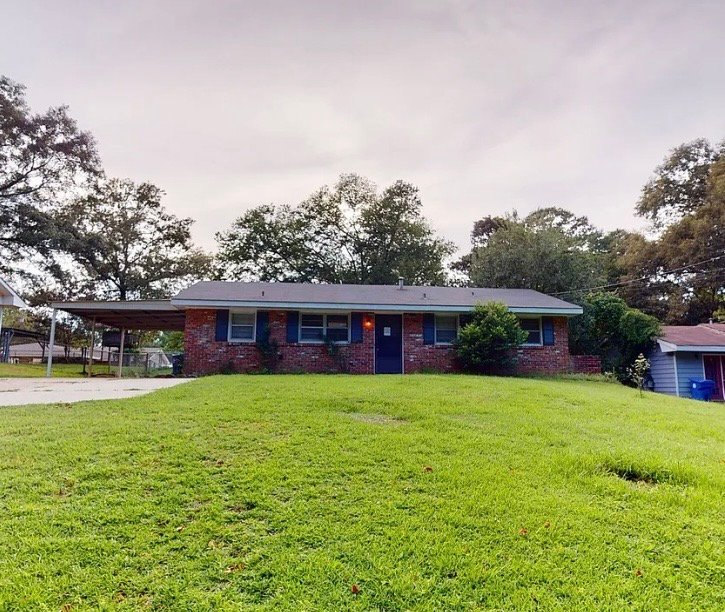Prattville House: 109 Sara Ln