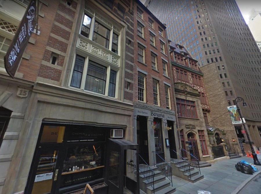 New York Apartment: S William Street and Coenties Alley 0