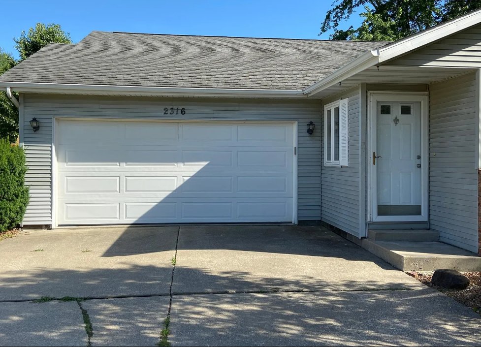 Springfield House: 2316 Austin Dr