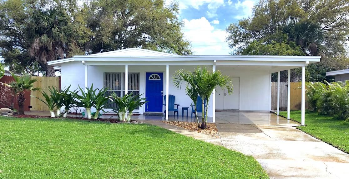 Cocoa Beach House: 141 Hayes Ave