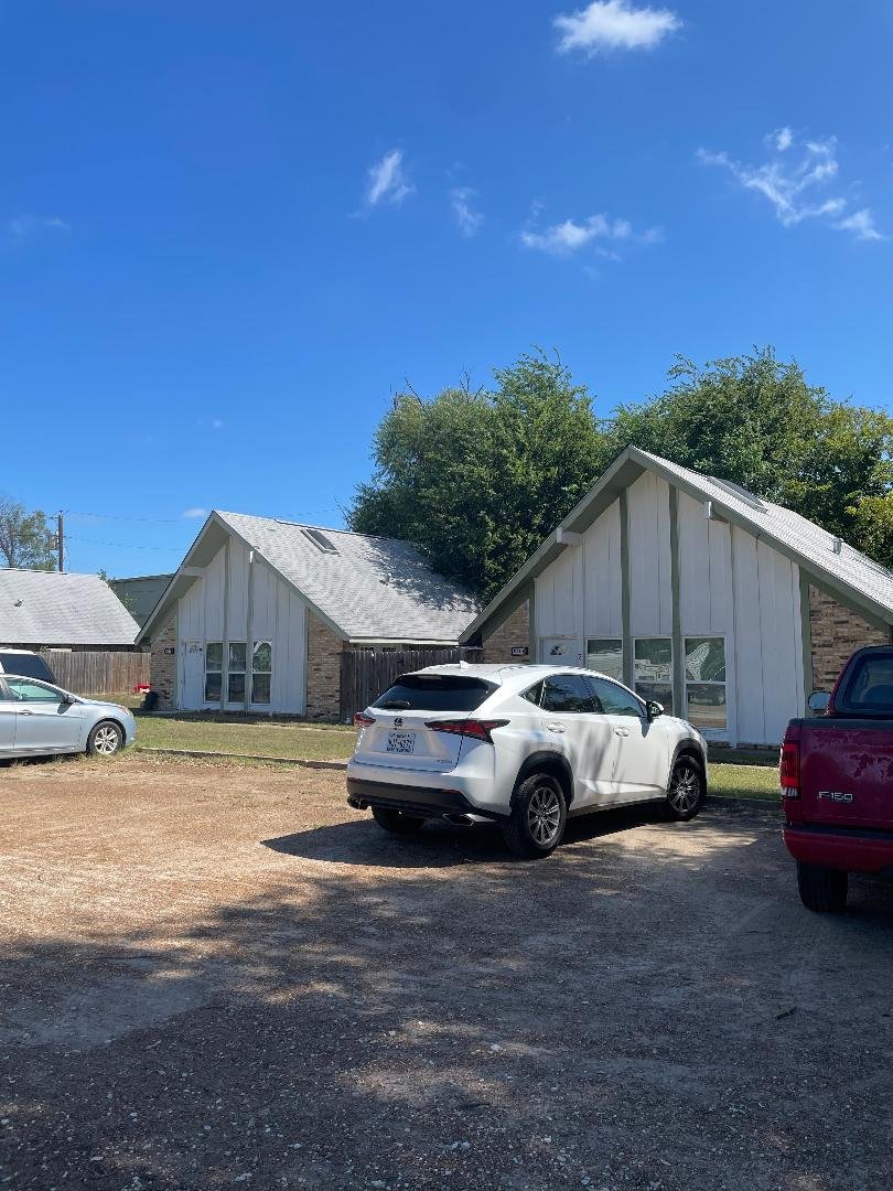 Commerce House: 2300 Live Oak St