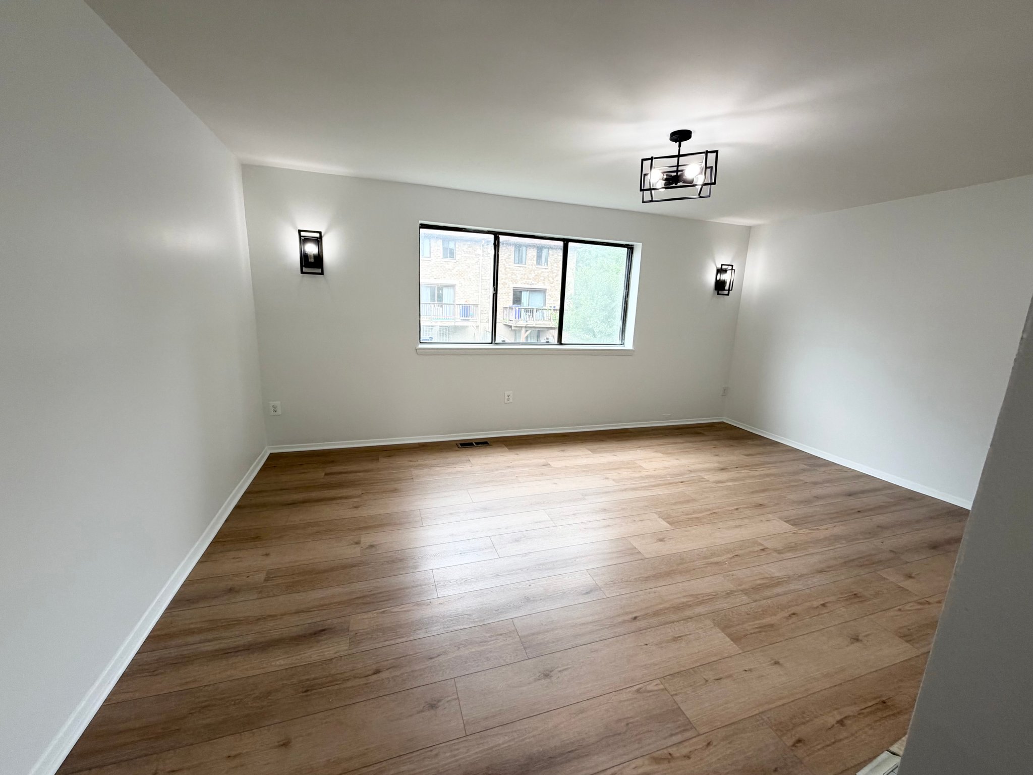 Columbia Townhome: 7038 Knighthood Ln