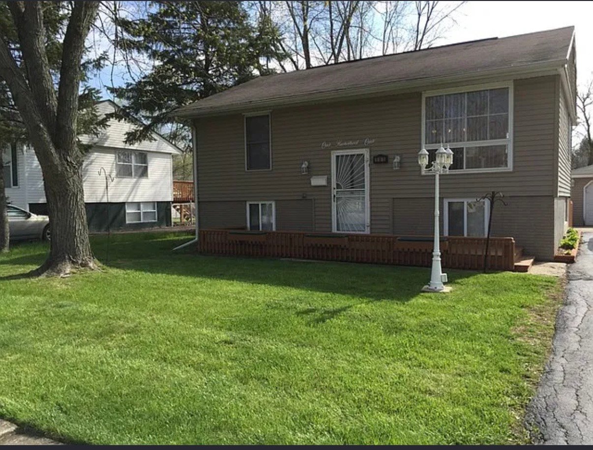 Glenwood House: 101 N Cedar Ln