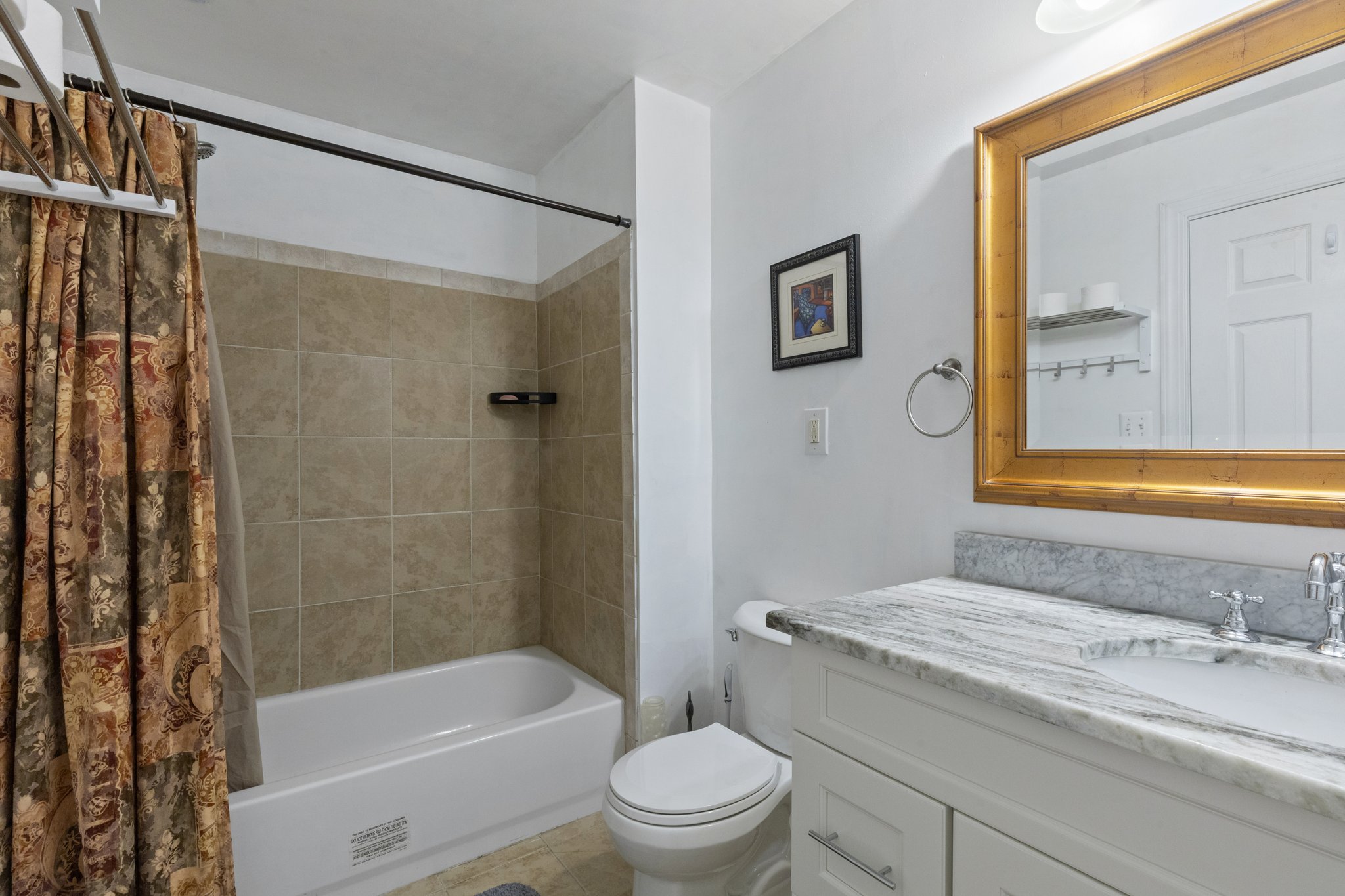 Ashburn Single Room: 42657 Cochrans Lock Drive