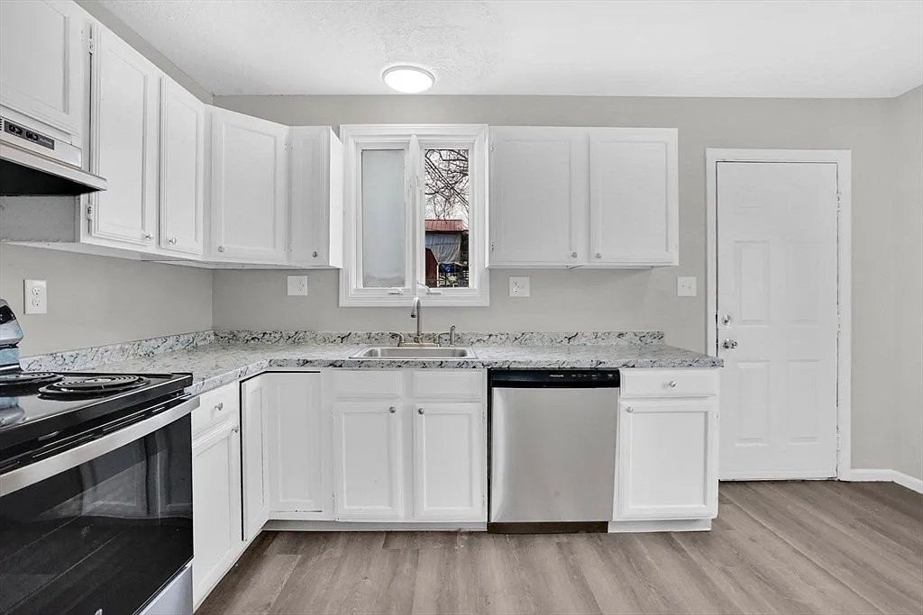 springfield Single Room: 142 cherry st