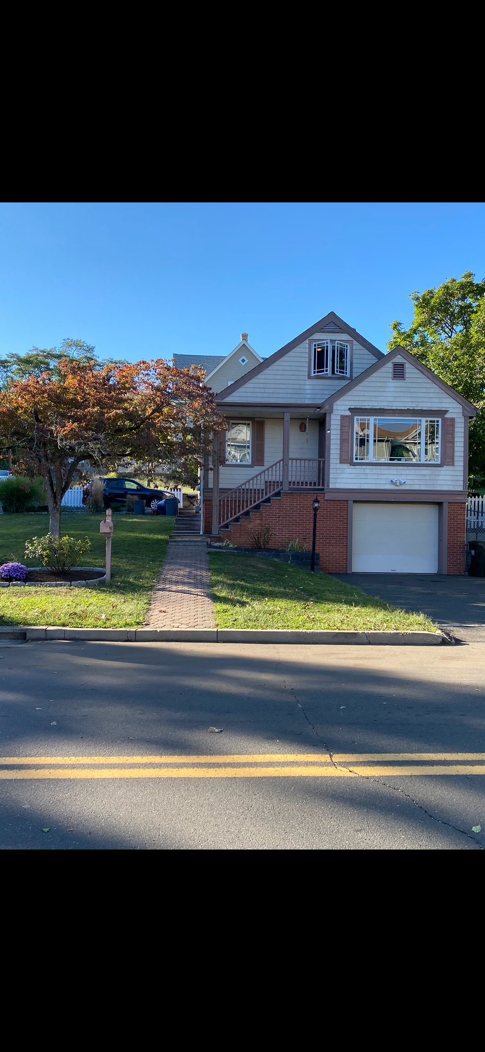 Fairfield House: 272 Castle Ave