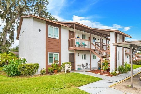 Zephyrhills Condo: 39132.County Rd 54 Zephyrhills 33542