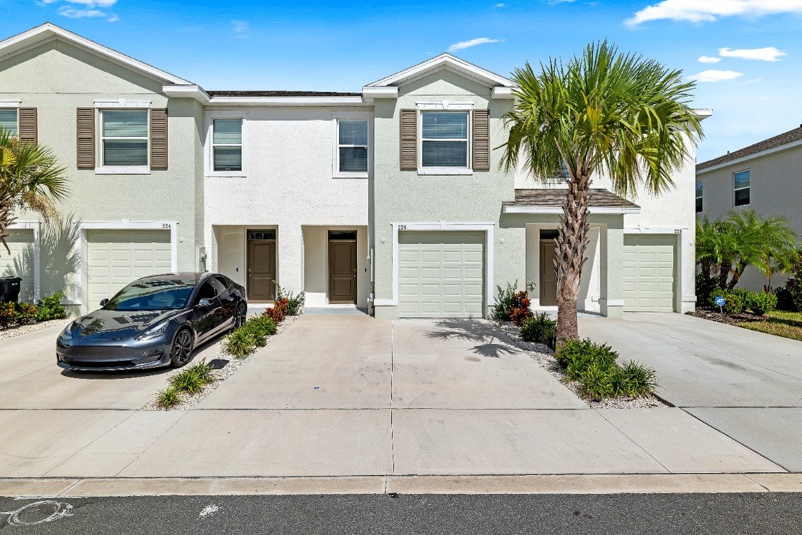 Ruskin Townhome: 226 Royal Spoonbill Dr