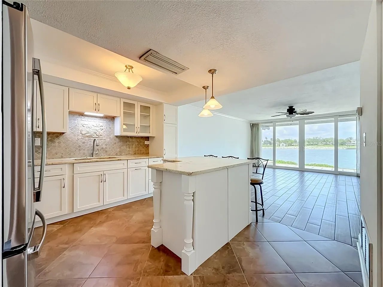Treasure Island Condo: 450 Treasure Island Cswy