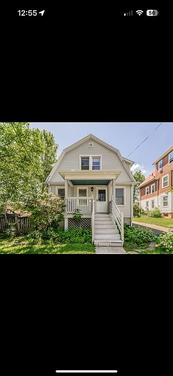 West Hartford House: 33 Lockwood Ter