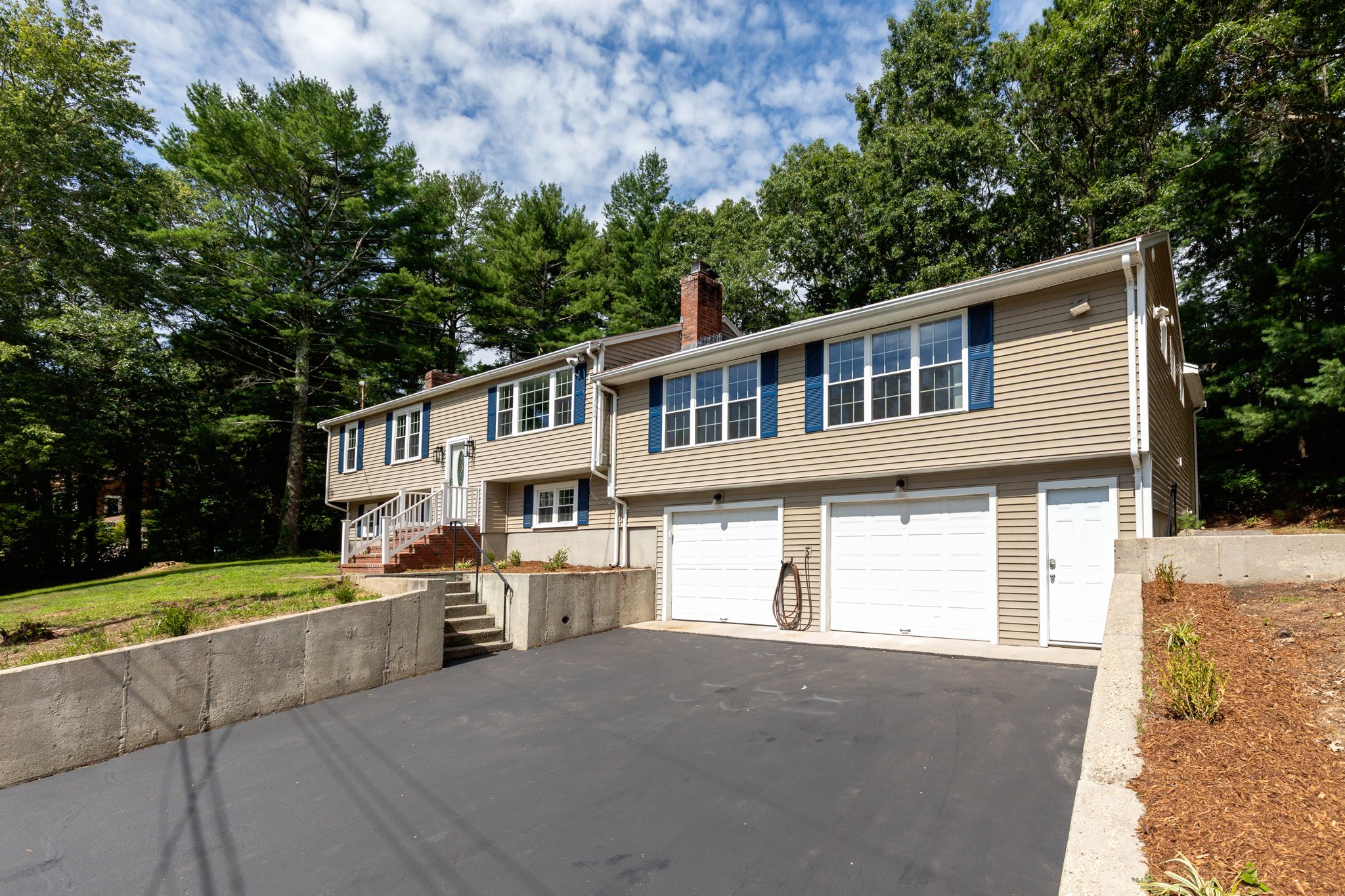 Plymouth House: 34 Surrey Dr