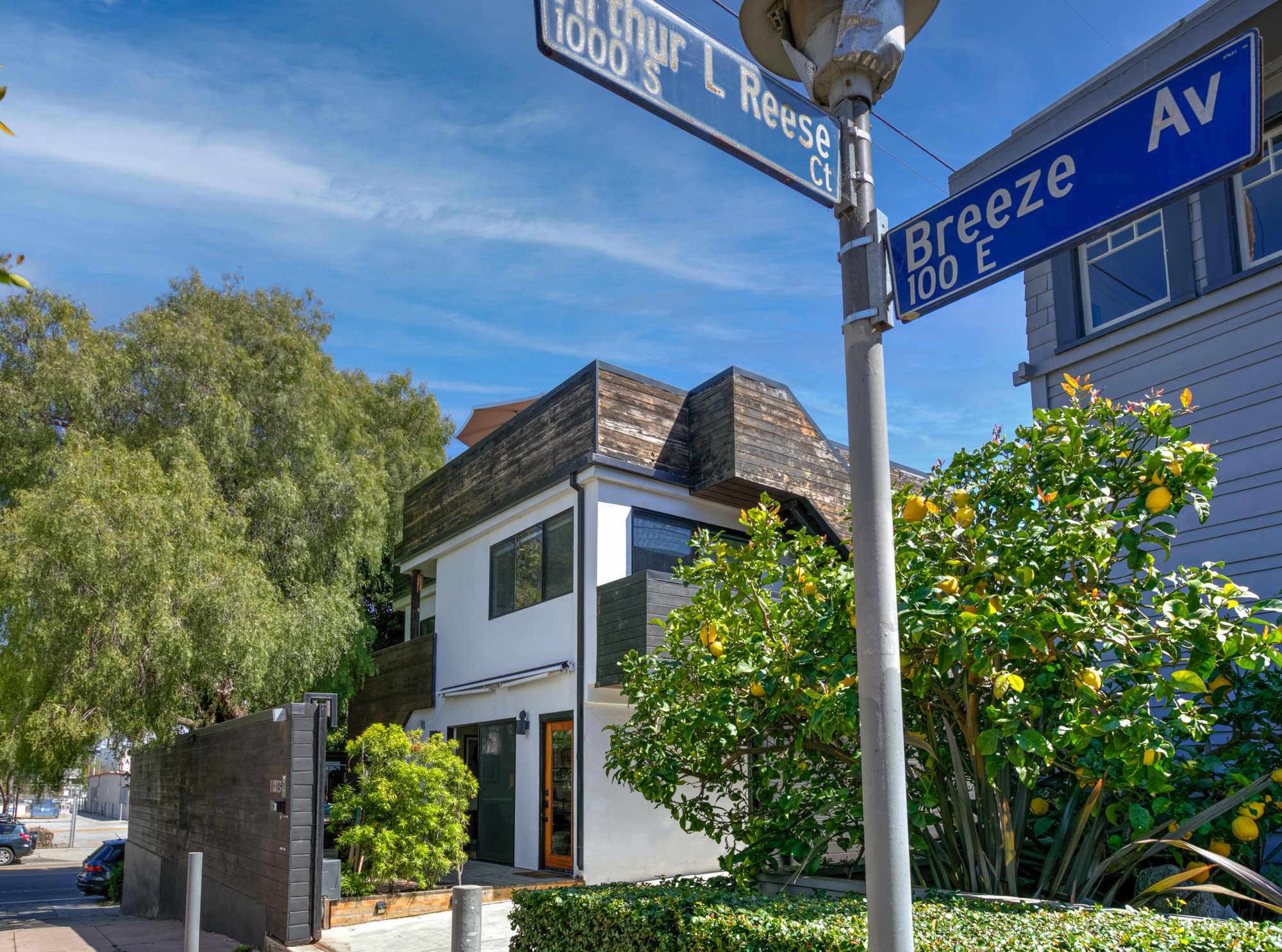 Venice House: 1001 Main St