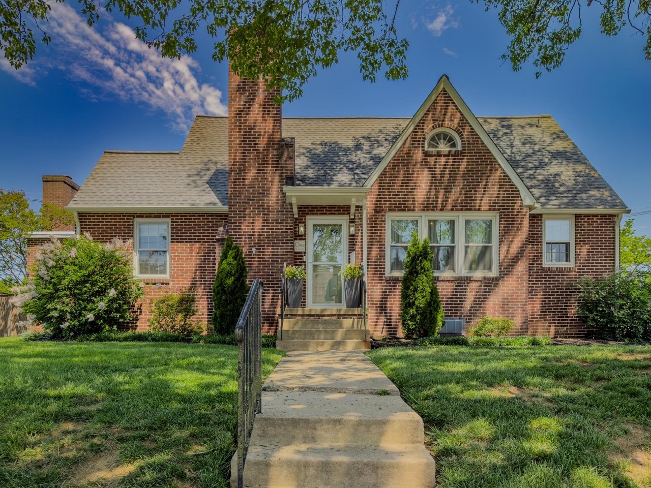 Frederick House: 1 W 14th St