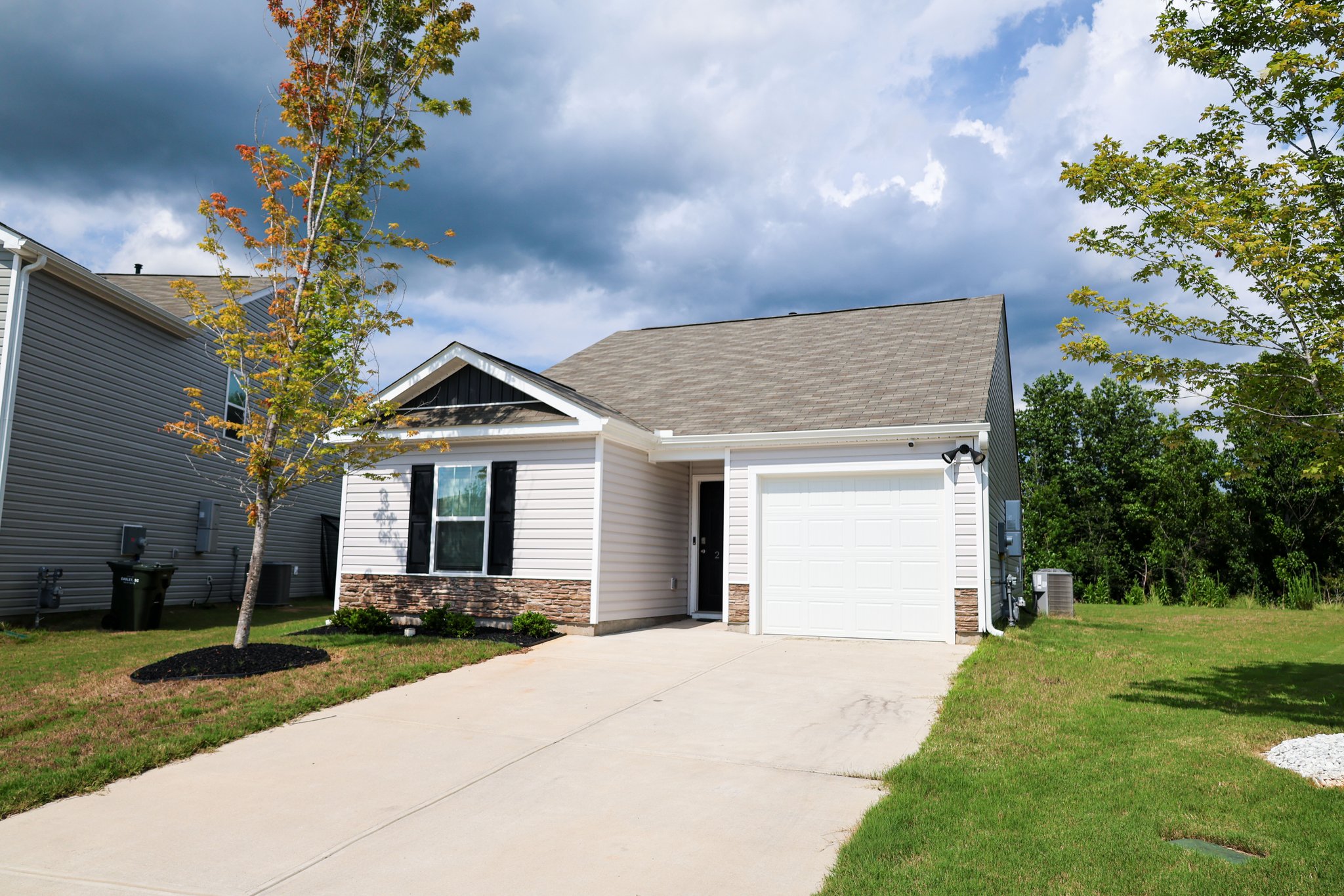 Easley House: 239 Mable Leaf Ln