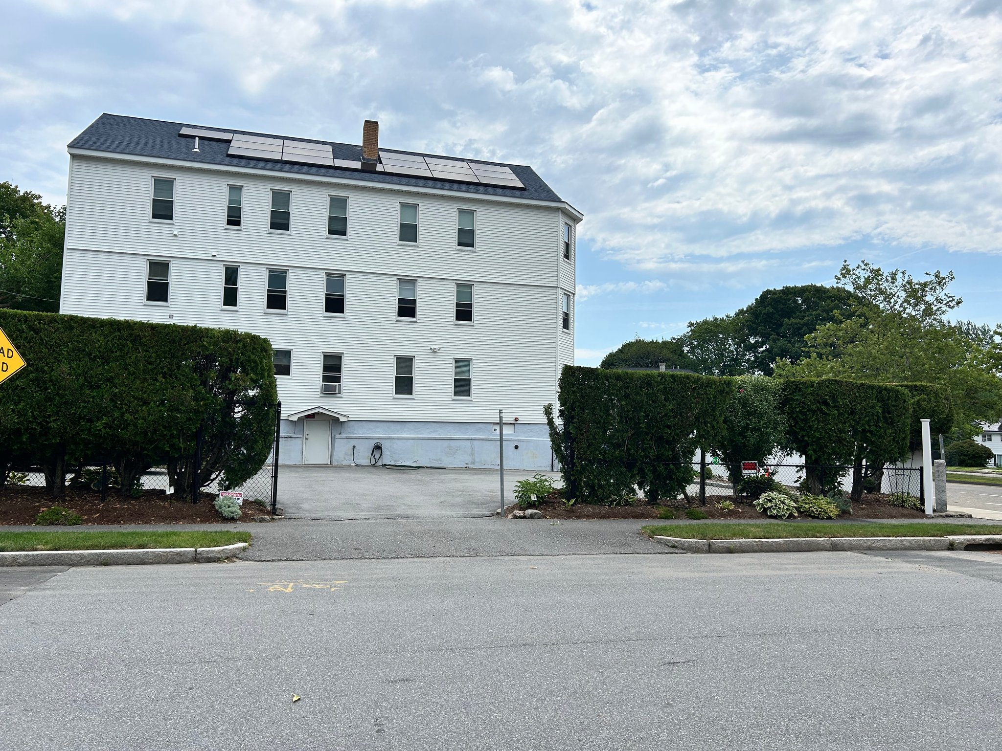 Worcester Apartment: 327 Hamilton St