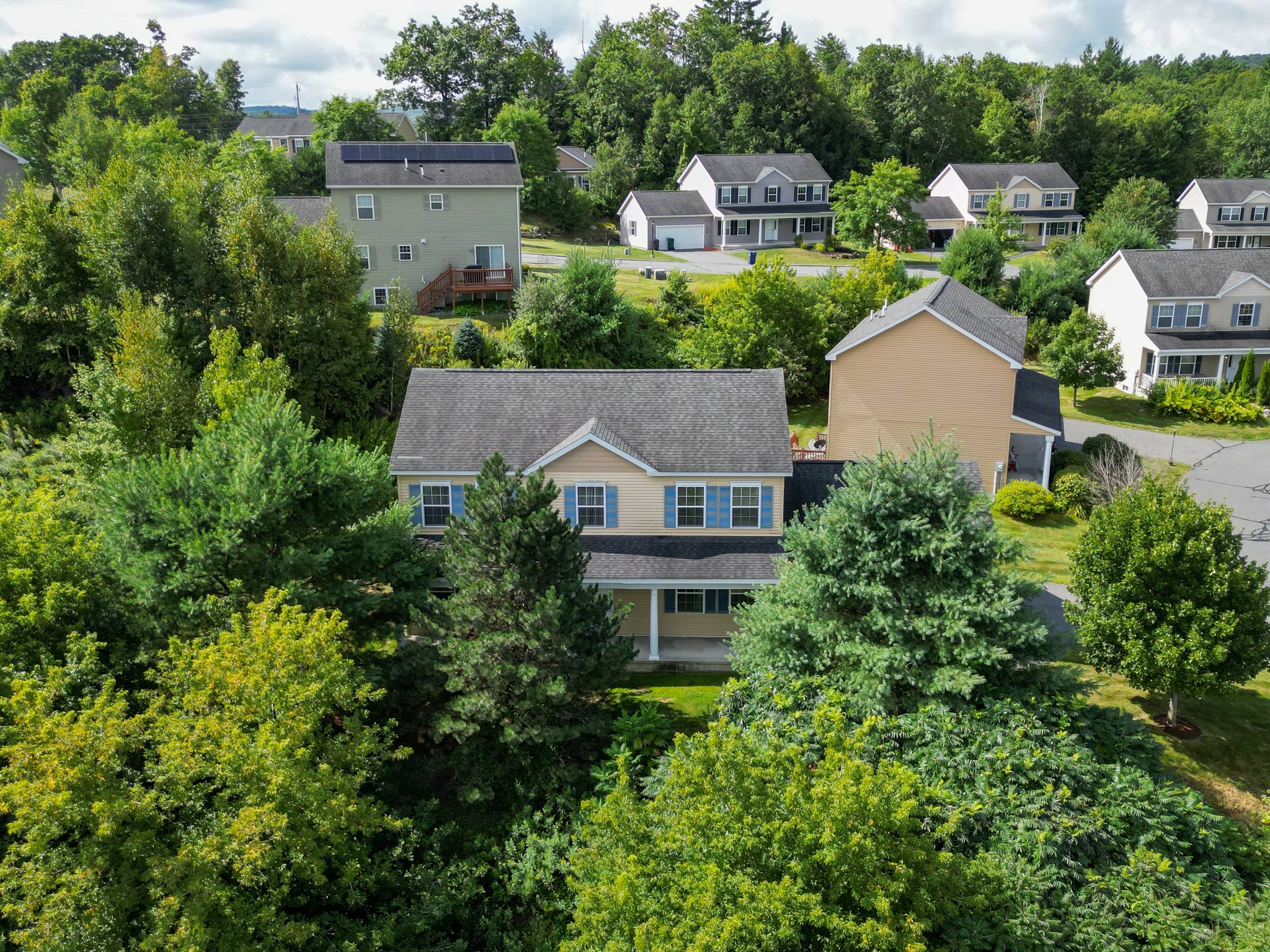 Lebanon House: 12 Cherry Cir