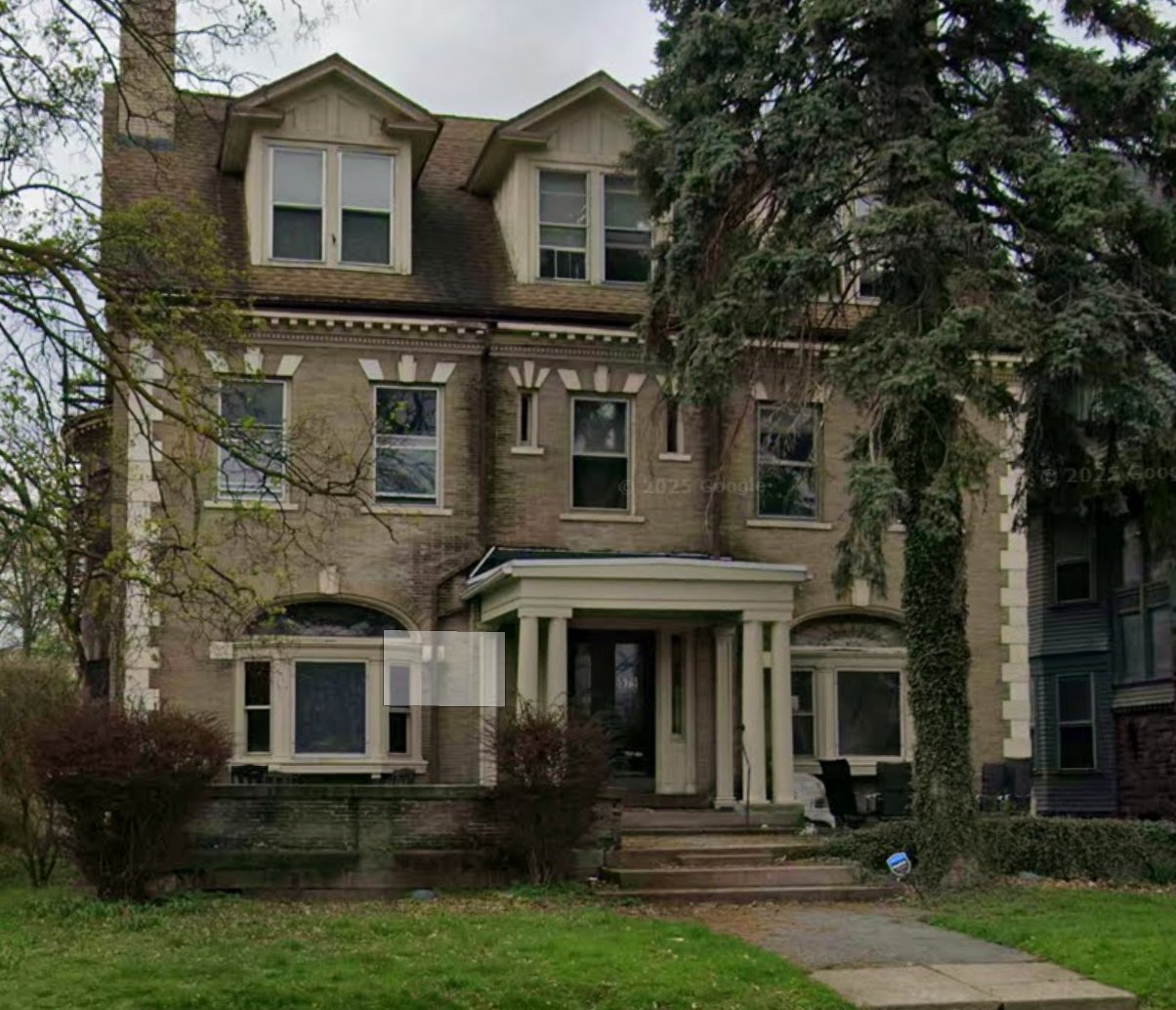 Rochester Apartment: 579 University Ave, Unit 7