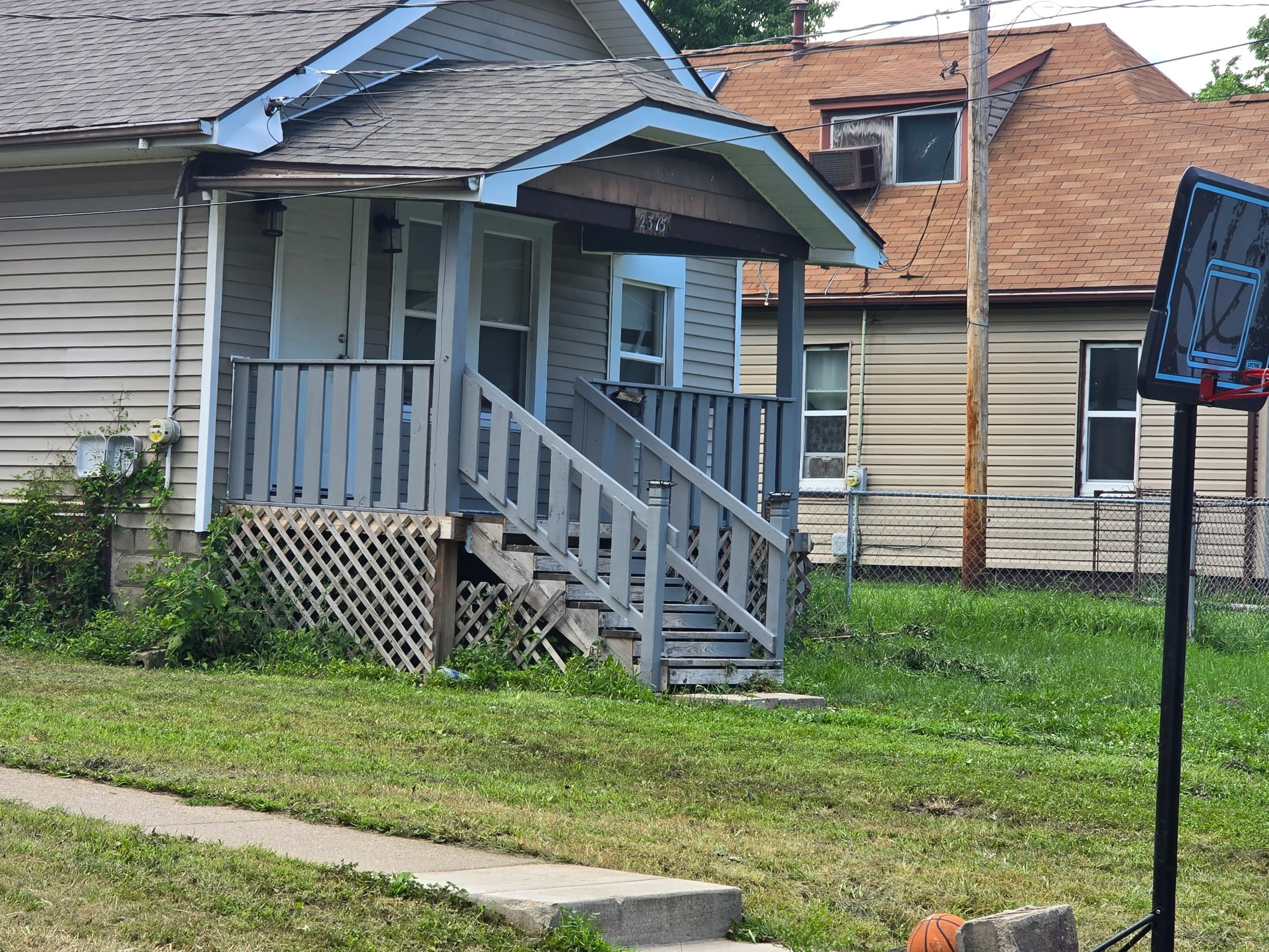 Peoria House: 2315 N Ellis St, Peoria, IL 61604