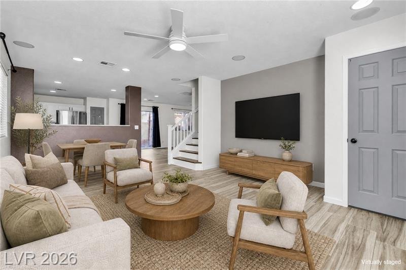 las vegas House: 1042 Grand Cerritos