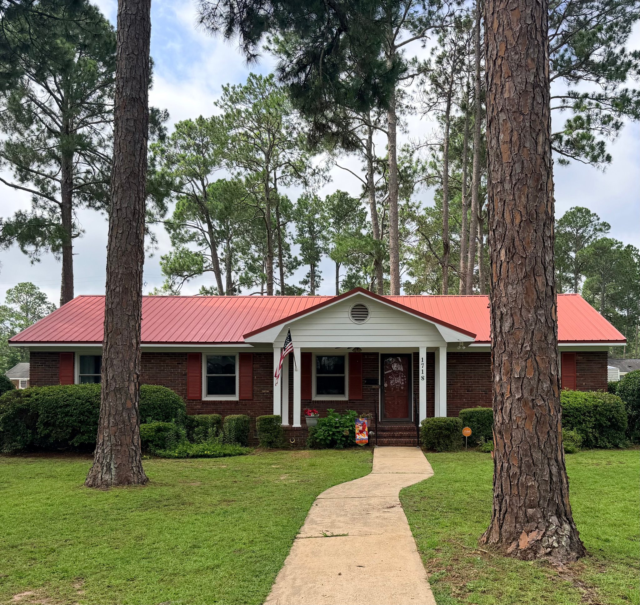 Albany House: 1718 Myrtle Rd