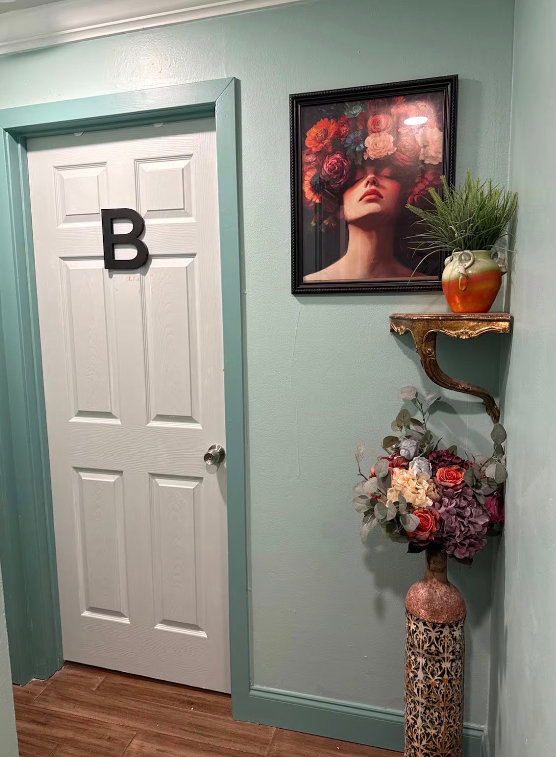 Temple Terrace Single Room: 9804 Overlook Dr