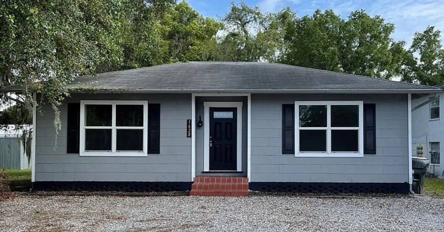 Lakeland House: 1628 east gary road