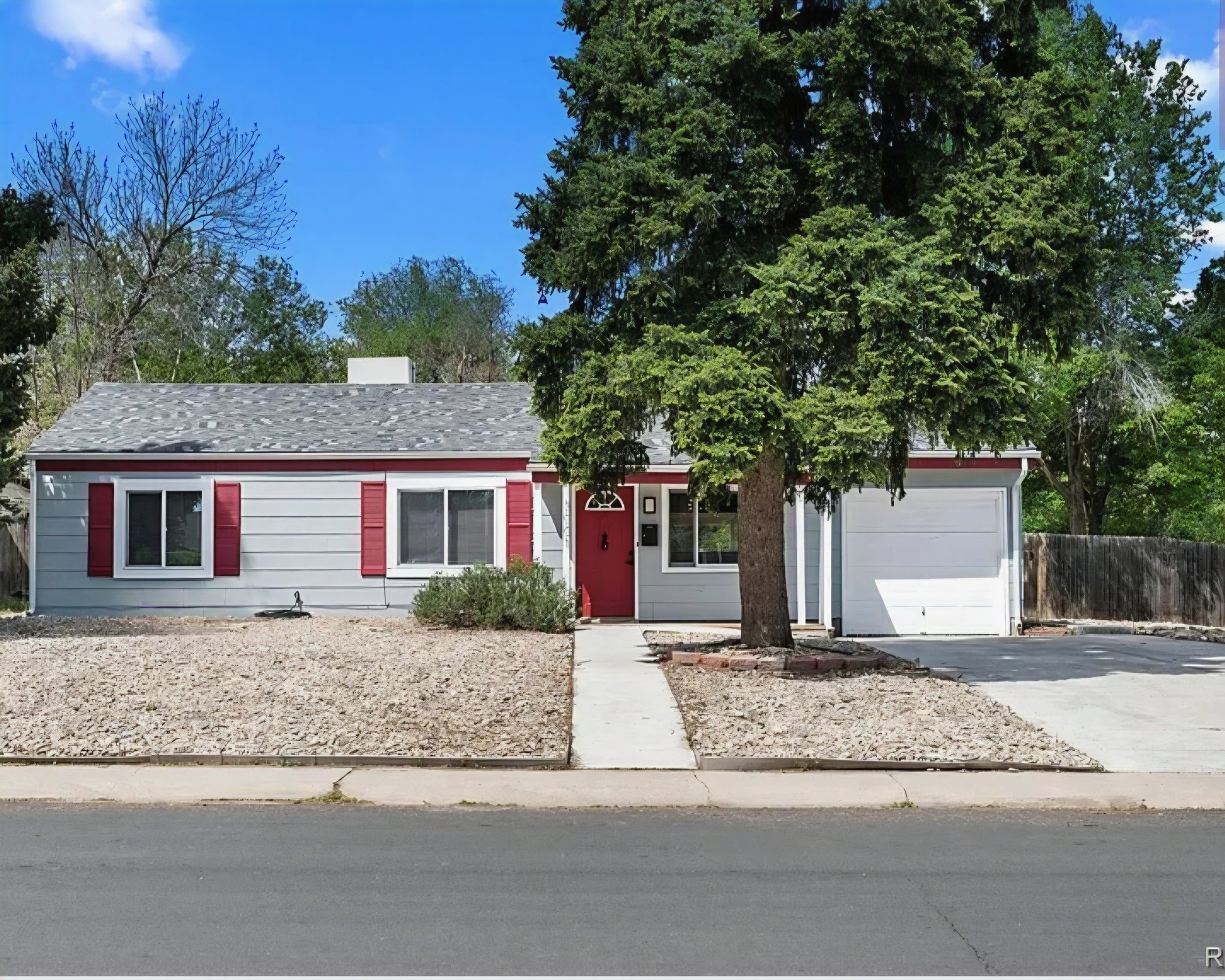 Denver House: 3001 S Forest St