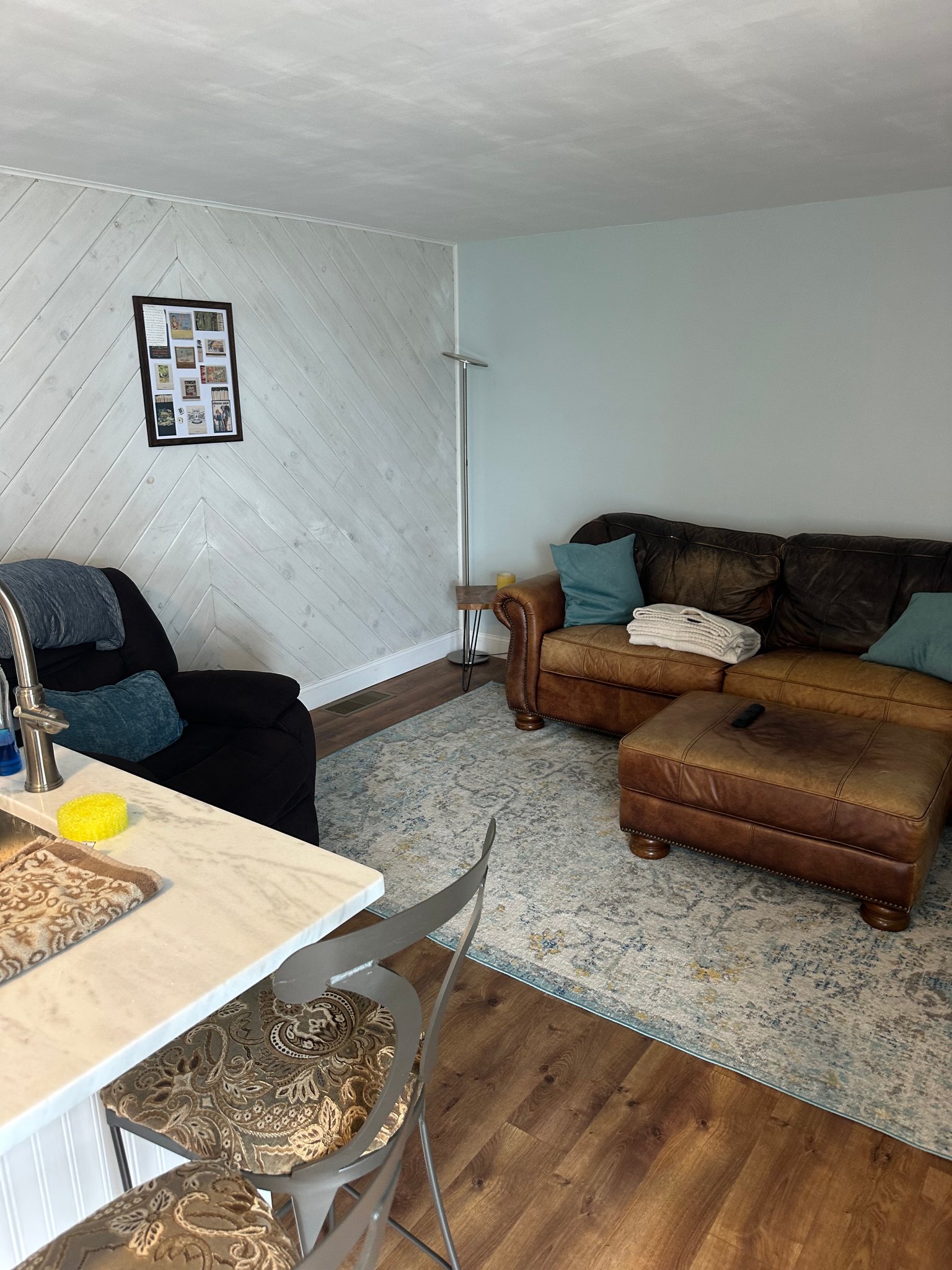 Swansea Apartment: 96 Seaview Ave